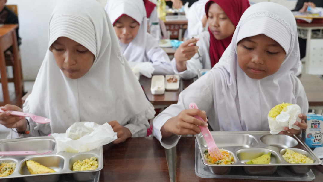 Klarifikasi BGN Sijunjung Terkait Viral Menu MBG Berupa Bahan Mentah di Tangerang Selatan