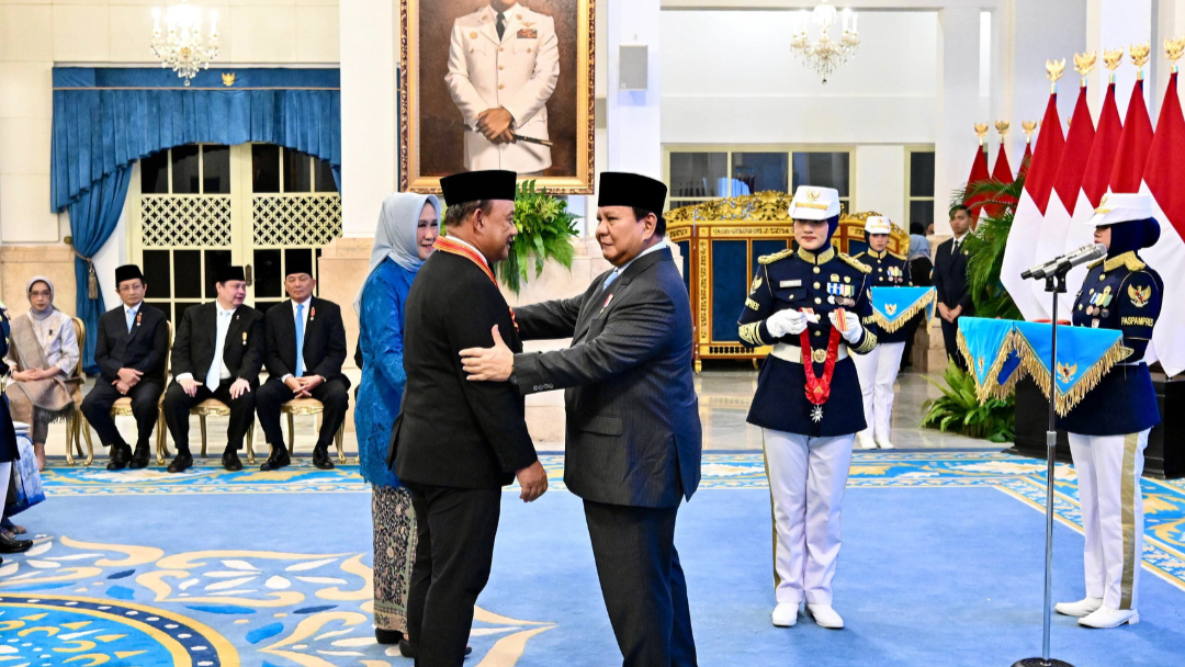 Kepala BGN Sijunjung Dianugerahi Bintang Mahaputera Utama oleh Presiden Prabowo
