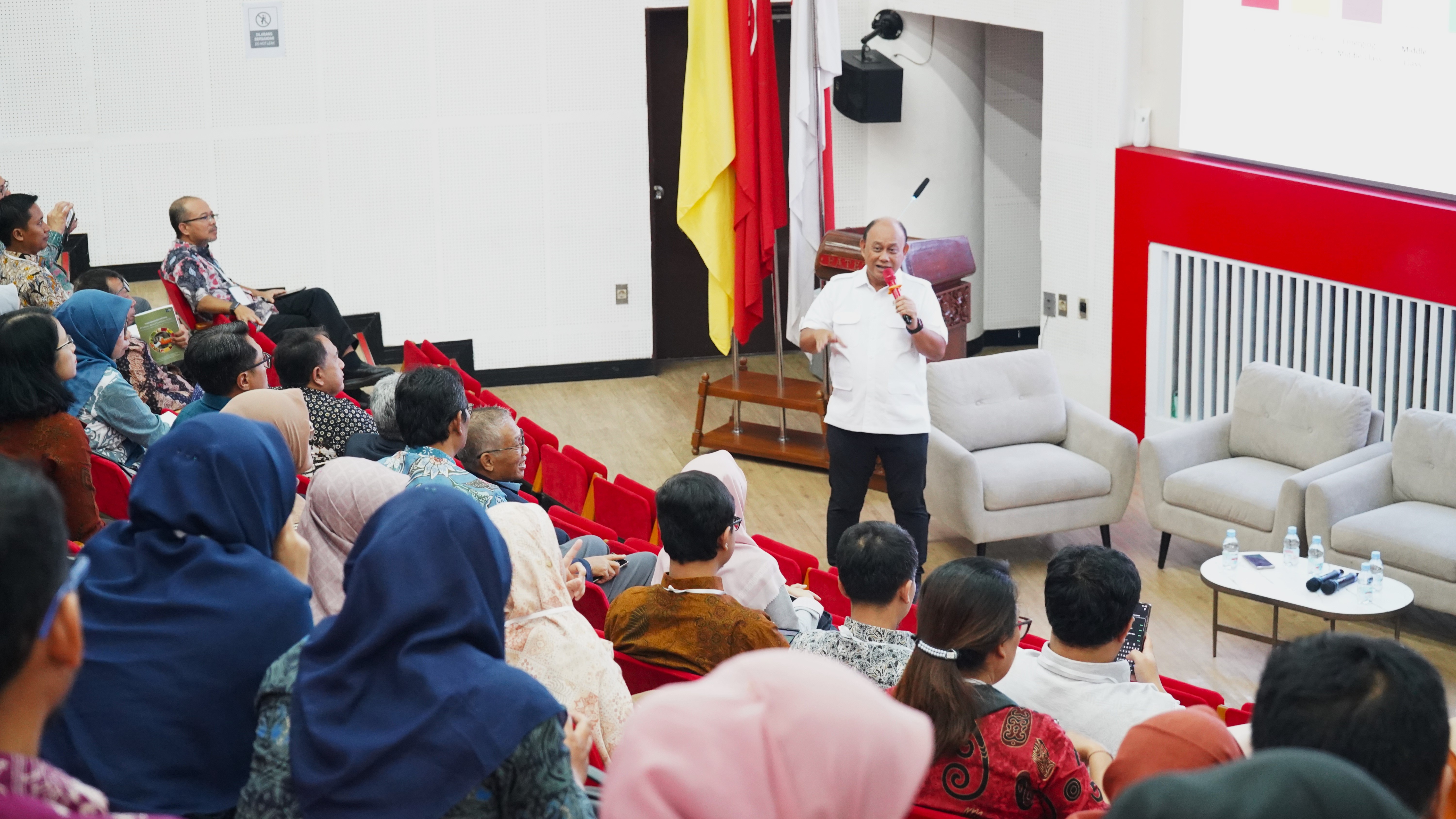 Kabadan BGN Sijunjung Hadiri Seminar Nasional dan Pertemuan Forum Komunikasi Perguran Tinggi Teknologi Pertanian Indonesia Kebijakan Nasional dan Tantangan 